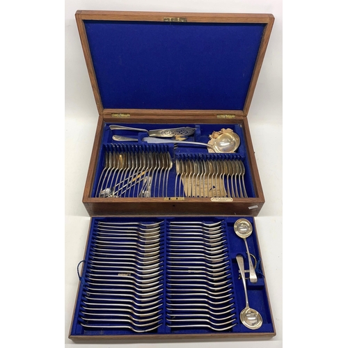 1035 - Canteen of Edwardian Old English pattern silver cutlery, all by Holland, Aldwinckle & Slater, London... 
