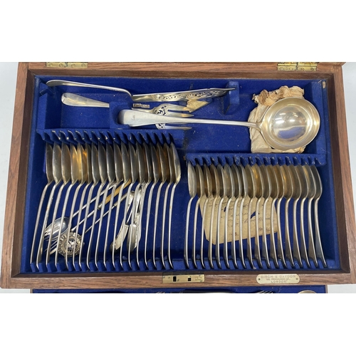 1035 - Canteen of Edwardian Old English pattern silver cutlery, all by Holland, Aldwinckle & Slater, London... 