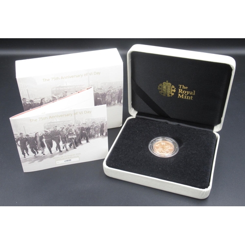 617 - The Royal Mint - The 75th Anniversary of VJ Day Sovereign, Limited Edition no.055/750, with original... 