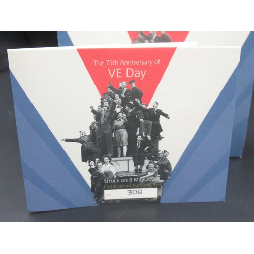 618 - The Royal Mint - The 75th Anniversary of VE Day Sovereign, Limited Edition no.308/750, with original... 