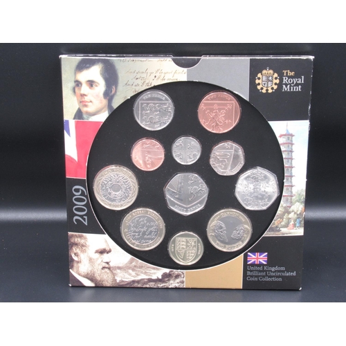 729 - United Kingdom Royal Mint brilliant uncirculated 2009 coin year set to include the Kew Garden 50p co... 