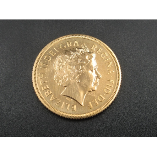 627 - The Royal Mint Elizabeth II 2001 22 Carat Gold Sovereign, with COA in a Westminster coin box