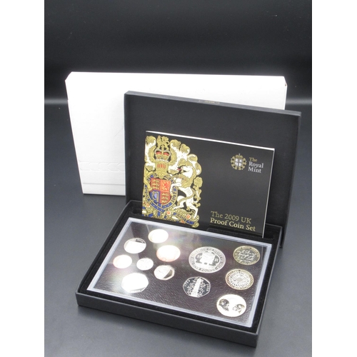 730 - 2009 Royal Mint UK Proof Coin Set, in box, 12 coin set to include Kew garden 50p