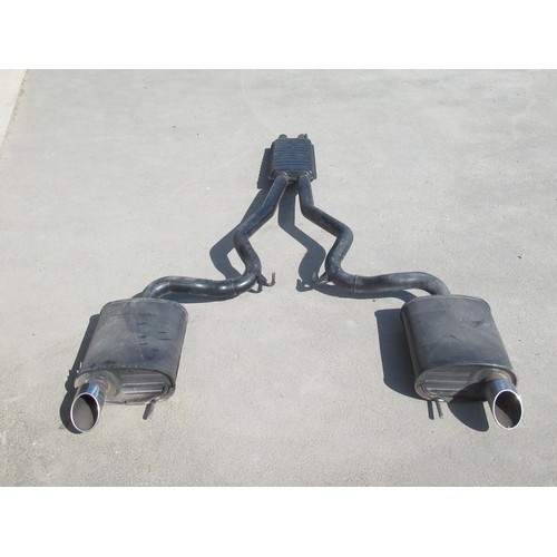 195 - Exhaust system  for a Ford Mustang, Serial Nos: FR33-SG213--''7FECT, F1-8712-R, L171+72cmn