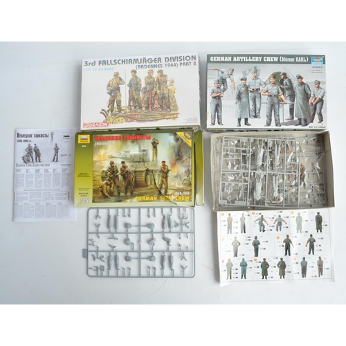 15 - Collection of 10 1/35 scale WWII German armour plastic model kits/personnel sets (all but one unstar... 