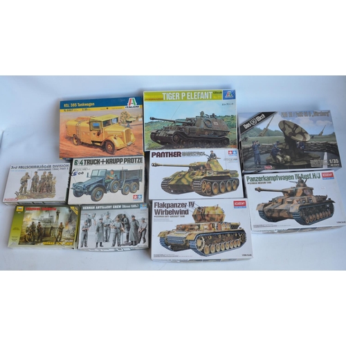 15 - Collection of 10 1/35 scale WWII German armour plastic model kits/personnel sets (all but one unstar... 