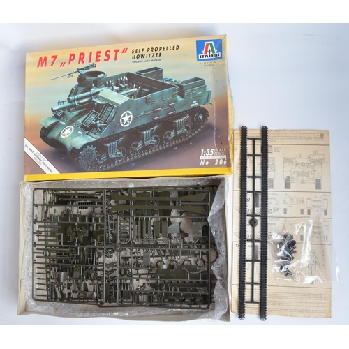 18 - Eight unstarted 1/35 scale WWII US armour plastic model kits/sets from Tamiya and Italeri to include... 