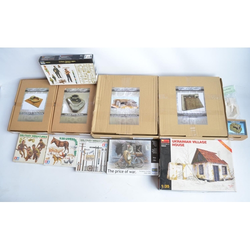 20 - Collection of 1/35 scale WWII diorama accessories, figure sets and scenic settings to include plaste... 