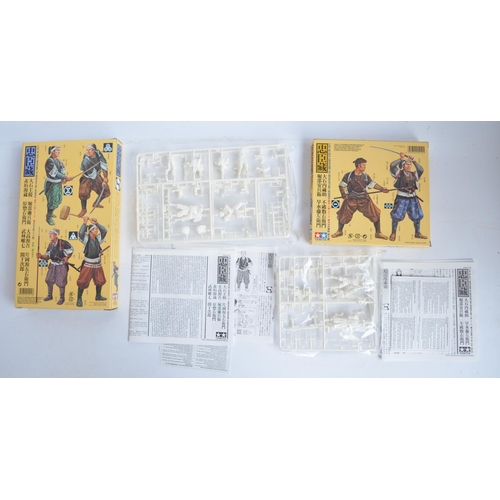 21 - Mixed collection of mostly WWII era plastic and resin model kits from Tamiya, Meng, Airfix, Master B... 