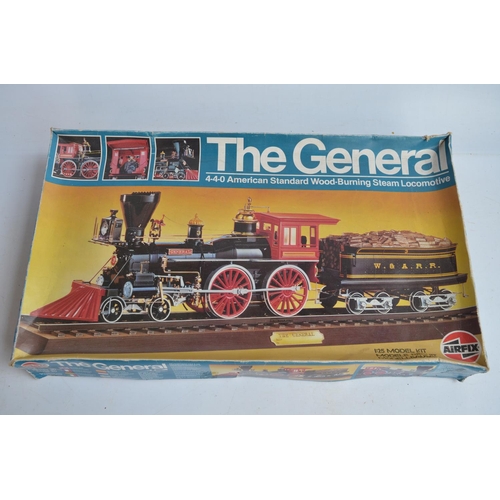 49 - Vintage unstarted Airfix series 20 1/25 scale 'The General' 4-4-0 American wood burning steam locomo... 