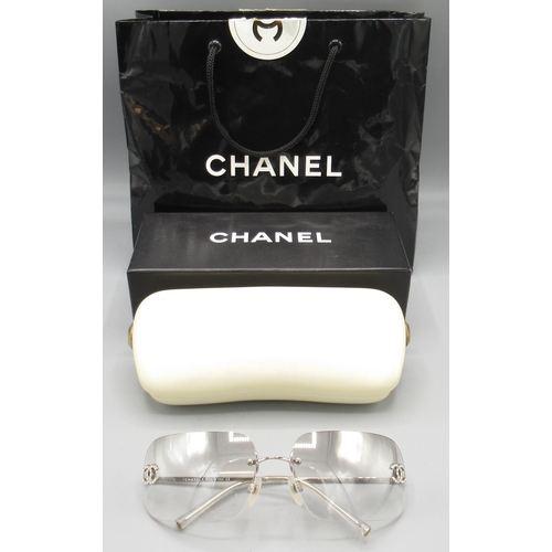 CHANEL silver gradation CC logo rhinestone women's sunglasses with case 4017-D
