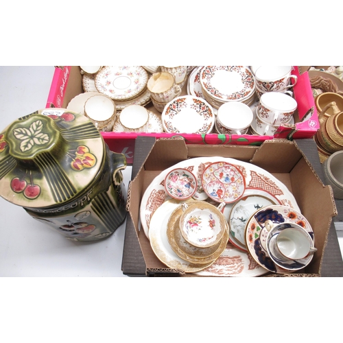 255 - Various ceramics incl. branded lurpak items, Capo De Monte porcelain flowers, Hammersley dinnerware,... 