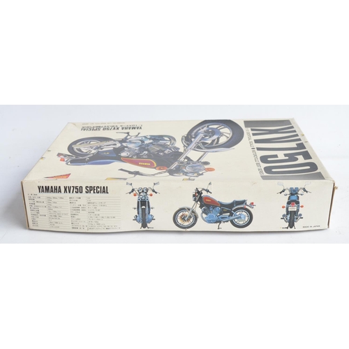 82 - Rare vintage Nichimo 1/10th scale Yamaha XV750 plastic motorcycle model kit, contents complete and a... 