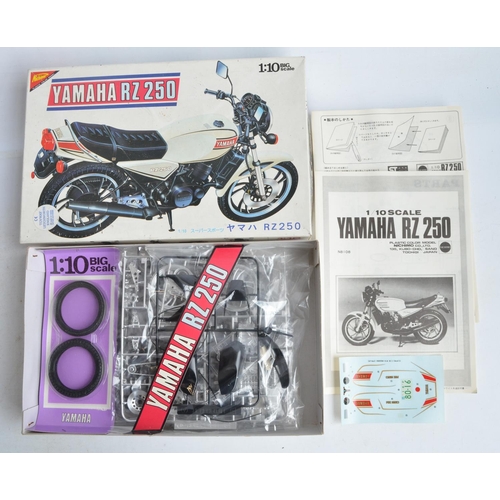 83 - Two unstarted 1/10 scale Yamaha plastic motorbike model kits from Nichimo to include an XV750 Specia... 