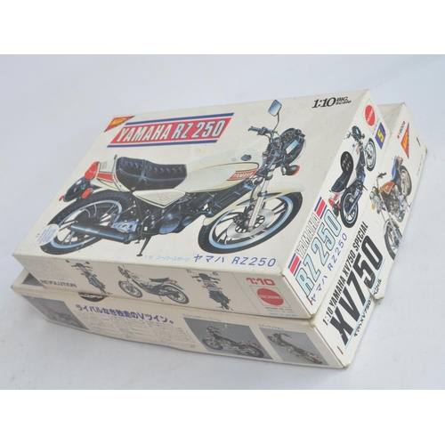 83 - Two unstarted 1/10 scale Yamaha plastic motorbike model kits from Nichimo to include an XV750 Specia... 