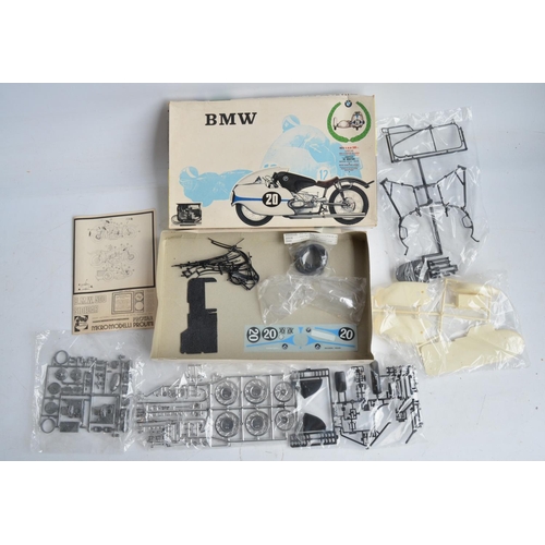 89 - 1/9 scale Moto BMW 500cc sidecar World Champion motorbike plastic model kit from Protar. Appears com... 