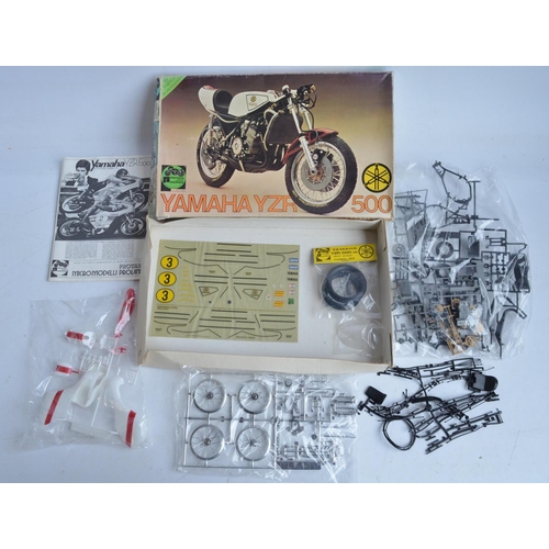 91 - Two unbuilt 1/9 scale Yamaha motorbike plastic model kits from Protar to include a YZ500 Barry Sheen... 