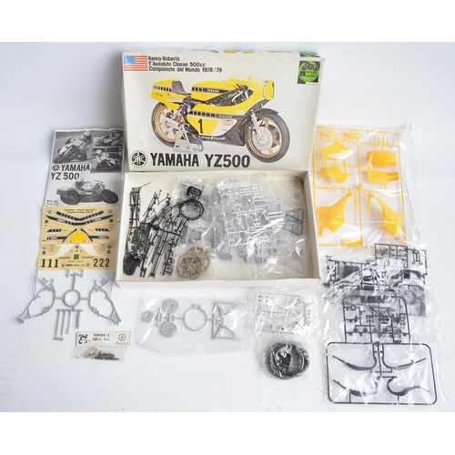 92 - Three unbuilt 1/9 scale plastic motorbike model kits from Protar (all with metal parts and frames) t... 