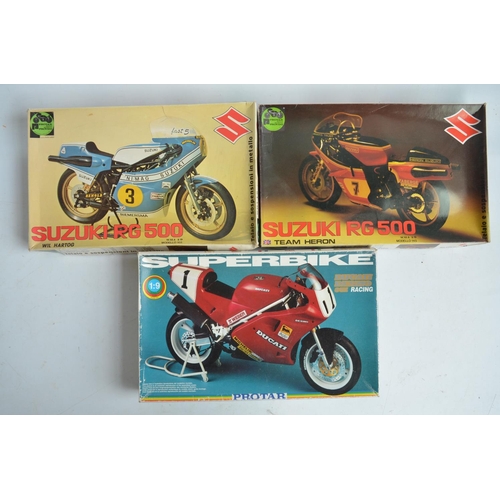 95 - Three unbuilt 1/9 scale plastic motorbike model kits from Protar to include a Ducati Desmo 851 Racin... 