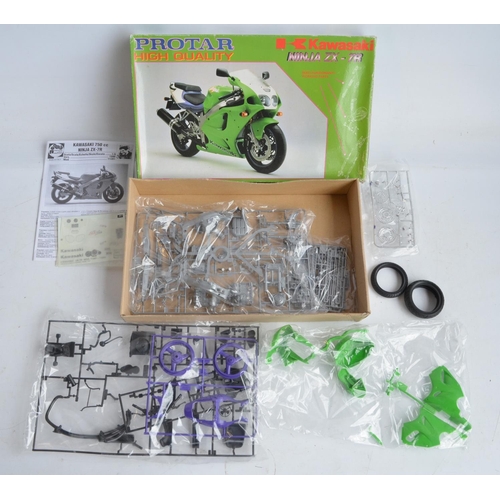 97 - Unbuilt 1/9 scale Kawasaki Ninja ZX-7R highly detailed plastic motorbike model kit from Protar, comp... 