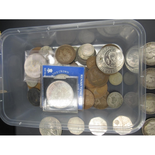 780 - Assorted collection of GB coinage to inc. 8 Queen Victoria silver content coins (gross 2.2ozt) 4 £5 ... 