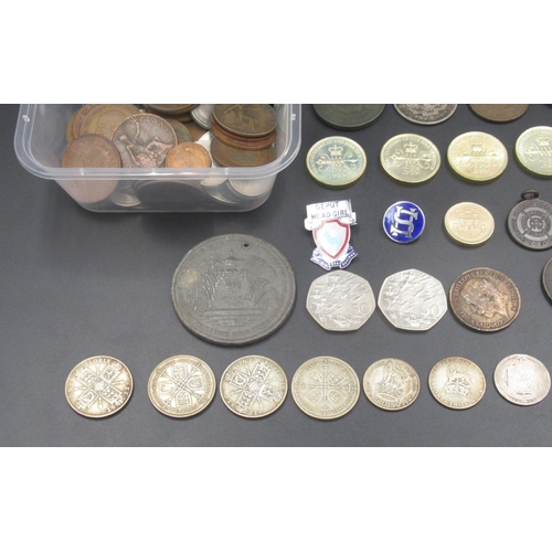 764 - Assorted collection of mixed GB and international coins to inc. tokens, 11 Pre-1947 silver content c... 