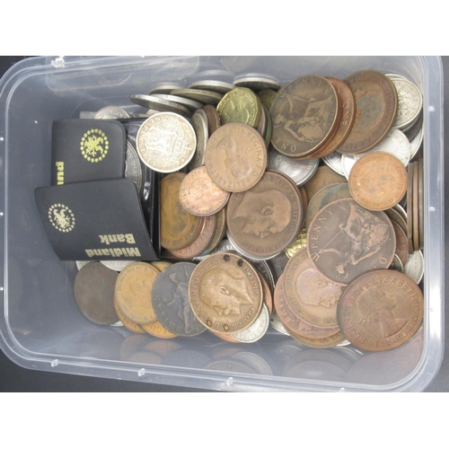 764 - Assorted collection of mixed GB and international coins to inc. tokens, 11 Pre-1947 silver content c... 