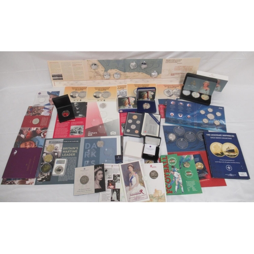 760 - Assorted collection of proof and commemorative coins to inc.  The Bradford Exchange The Legendary Sh... 