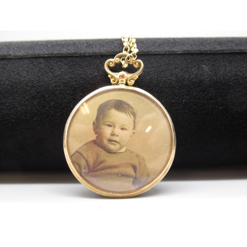 214 - Edwardian 9ct yellow gold double sided photo pendant, stamped 375, on a 9ct yellow gold belcher chai... 