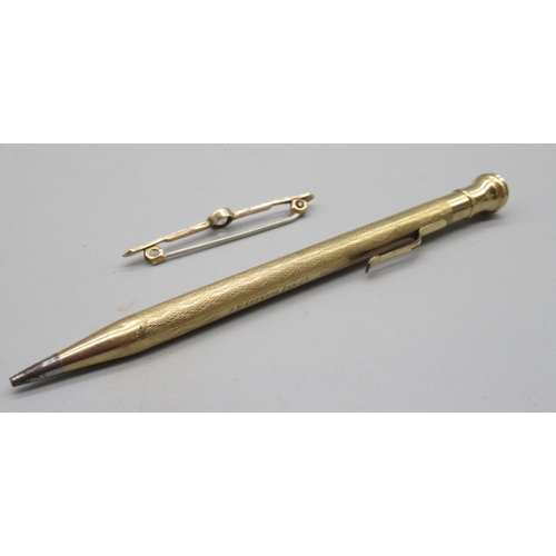 216 - Possibly of Masonic interest - 9ct yellow gold retractable pencil, engraved with name F.W Akeroyd Es... 