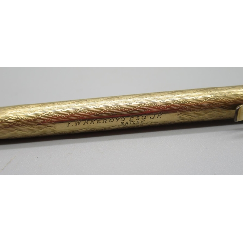 216 - Possibly of Masonic interest - 9ct yellow gold retractable pencil, engraved with name F.W Akeroyd Es... 