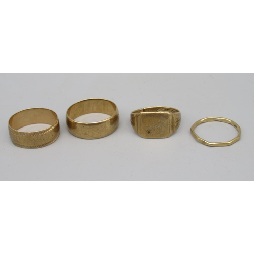 810 - Two 9ct yellow gold band rings, a 9ct yellow gold signet ring (A/F), all stamped 375, and a 9ct yell... 