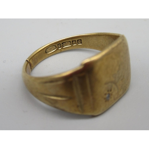 810 - Two 9ct yellow gold band rings, a 9ct yellow gold signet ring (A/F), all stamped 375, and a 9ct yell... 