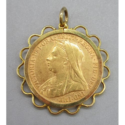 25 - Victorian 1896 sovereign in yellow metal ornate pendant mount, 9.7g