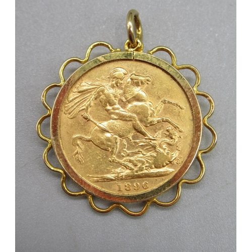 25 - Victorian 1896 sovereign in yellow metal ornate pendant mount, 9.7g