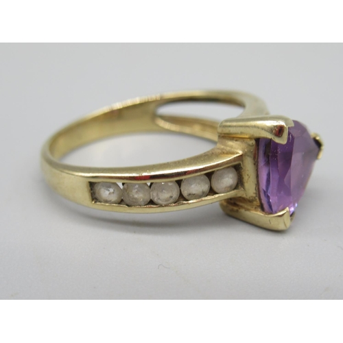 708 - Two 9ct gold amethyst and clear stone rings and a similar pendant, 7.1g (3)