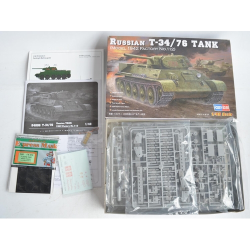 103 - Collection of model kits to include Eduard Royal Class R0012 1/72 Fw190A-8 set with 4 Fw190A-8 kits ... 