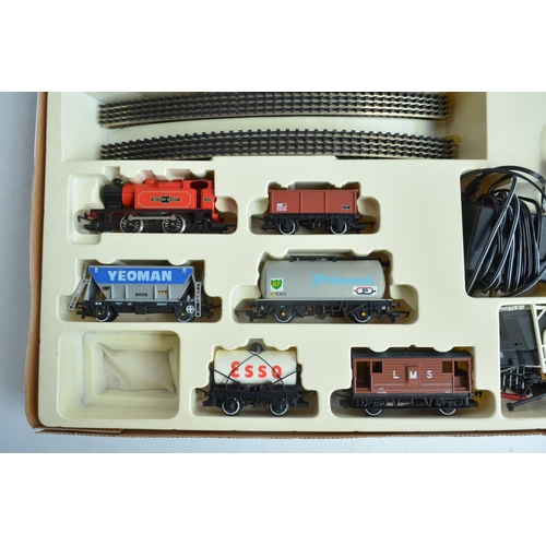 118 - Hornby R390 OO gauge Freight Hauler electric train set with 0-4-0T Queen Mary and 5 goods wagons (co... 