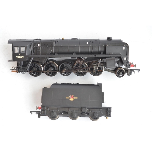 122 - Hornby limited edition OO gauge R2139 Fitted Freight train pack with BR Class 9 2-10-0 electric stea... 