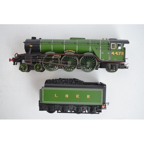 124 - Hornby OO gauge R2261 Super Detail LNER 4-6-2 Class A3 'Flying Scotsman' electric steam locomotive i... 