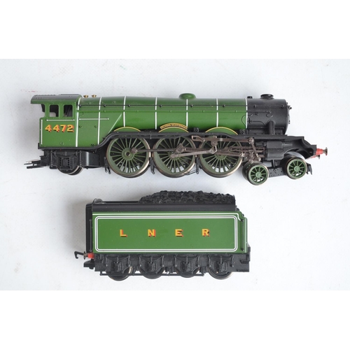 126 - Hornby R1072 Flying Scotsman electric train set (incomplete, loco and 3 teak coaches with sealed acc... 