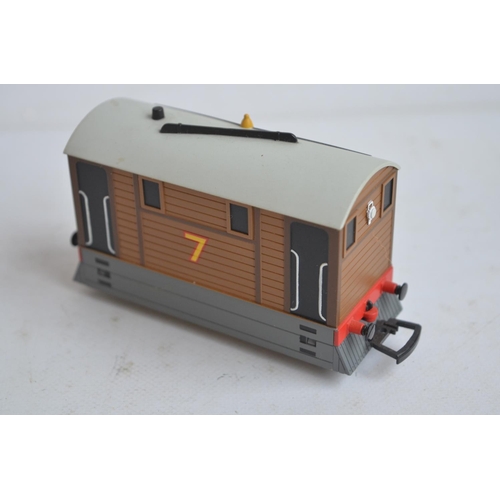 132 - Collection of previously run OO gauge electric train models to include limited edition (351/500) Lim... 