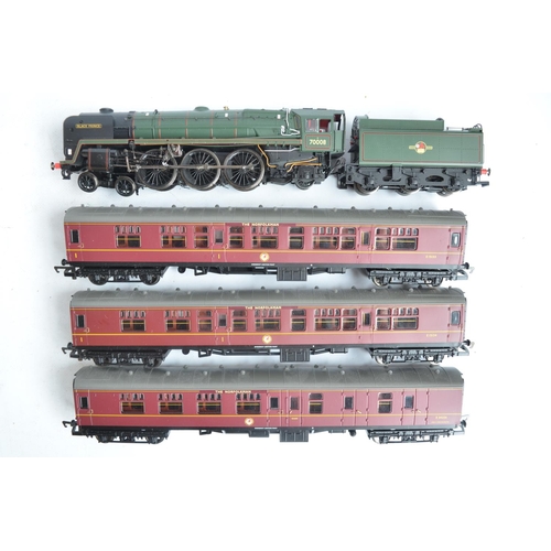 138 - Two limited edition Hornby OO gauge boxed train pack sets to include R2660M 'The Norfolkman' BR 4-6-... 