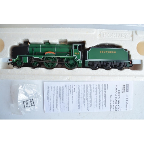 141 - Two Hornby OO gauge electric steam train models to include R3172 Southern Railways 4-4-0 Schools Cla... 