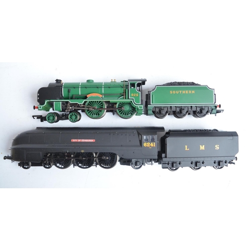 141 - Two Hornby OO gauge electric steam train models to include R3172 Southern Railways 4-4-0 Schools Cla... 