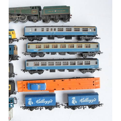 144 - Collection of previously used OO and HO gauge locomotives, passenger coaches, goods wagons, scenic a... 