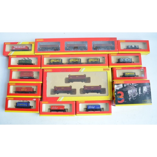 145 - Collection of boxed OO gauge goods wagons and multi wagon sets from Hornby to include R6332A 3x Proc... 