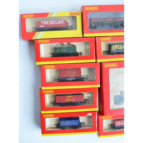 145 - Collection of boxed OO gauge goods wagons and multi wagon sets from Hornby to include R6332A 3x Proc... 