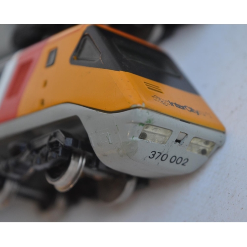 151 - Hornby OO gauge 5 car Advanced Passenger Train (APT) boxed set, models in good previously used condi... 