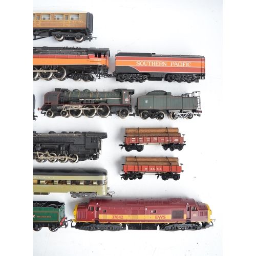 153 - Collection of previously used OO and HO gauge train models to include a Hornby Class A4 'Silver Fox'... 